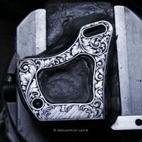 Luxus Tattoo Machines hand engraved Coil